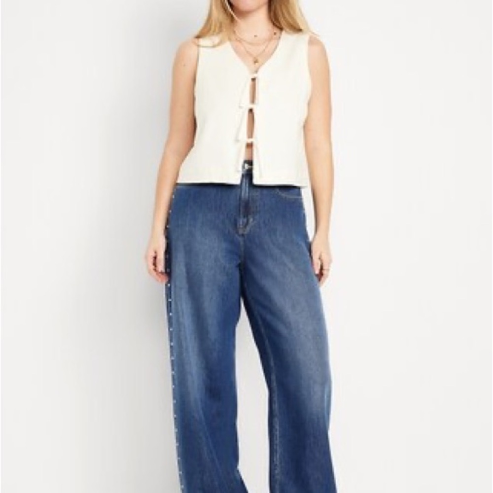 SOLD Gap high rise wide leg  studded jeans women's size 10/30regular